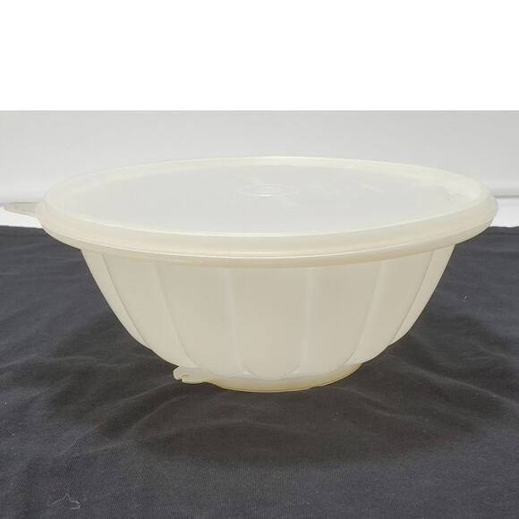 Vintage Tupperware 3 Pc Set Jel-N-Serve Mold with Heart Shape & Seal. - Picture 1 of 5